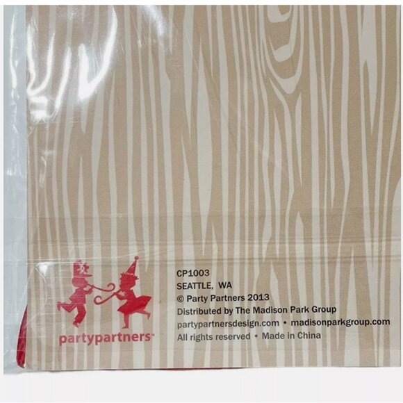 🎅🏼 Vintage-Style Jolly Santa Paper Centerpiece, 3-count - Picture 9 of 12